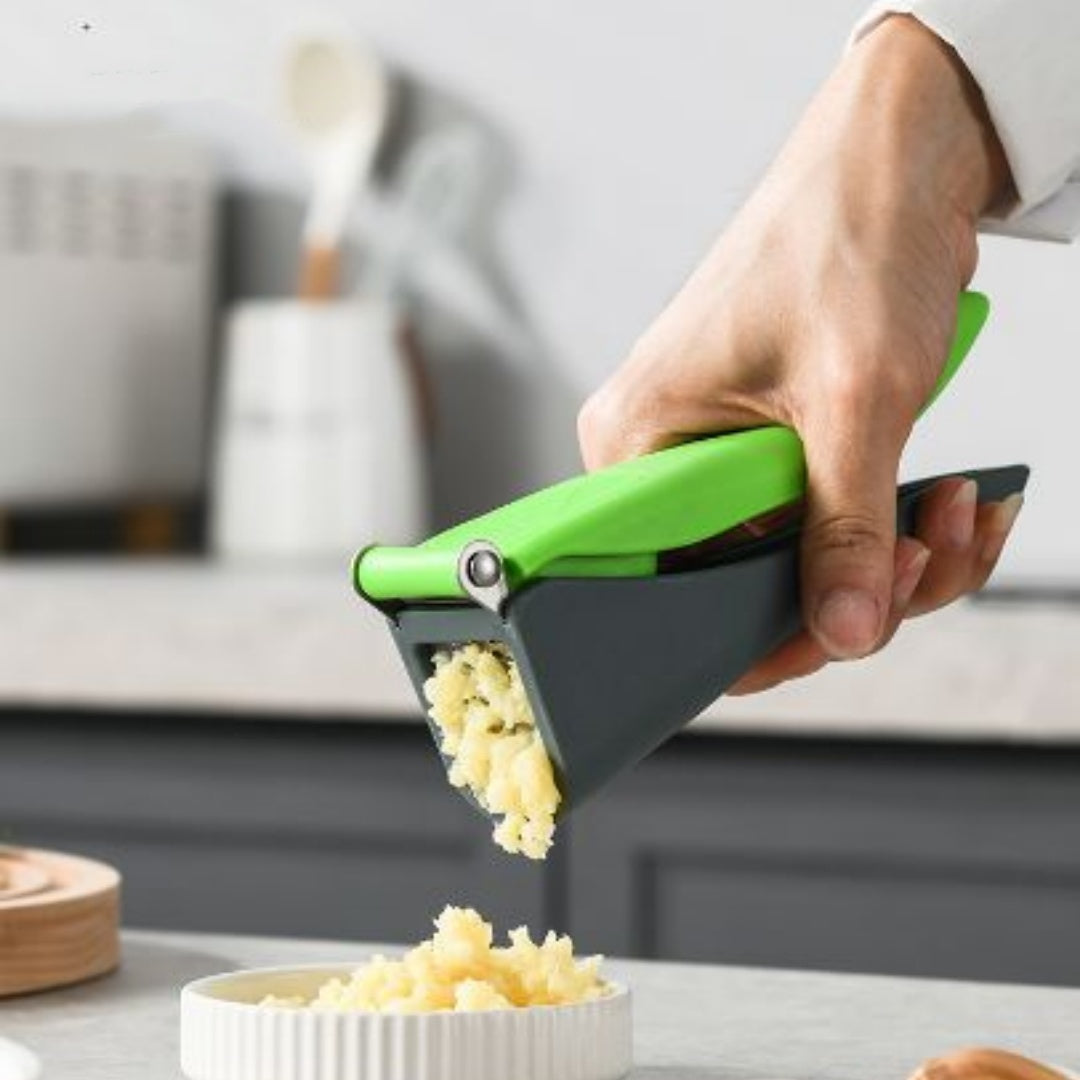Easy Garlic Press – Crush Garlic Without Mess or Effort